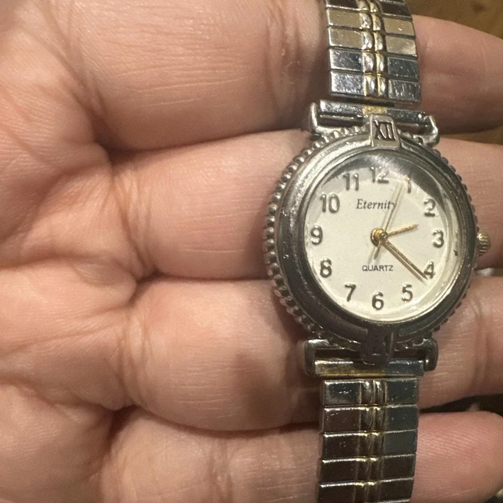 Working‎ Eternity 26mm Quartz Two Tone Dainty Ladies Stretch Band Watch Fits 7in
